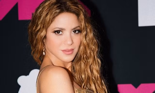 Shakira trở lại, World Cup lại gọi tên nữ hoàng