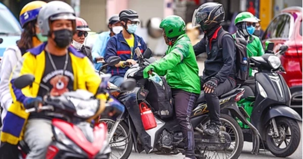 Lý do người dân TPHCM khó bắt được xe công nghệ, cước tăng 2-3 lần