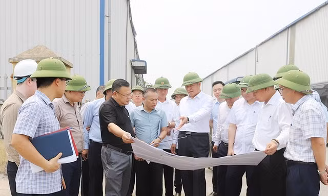 Phó Bí thư Hưng Yên Nguyễn Mạnh Quyền 'thúc' tiến độ dự án giao thông