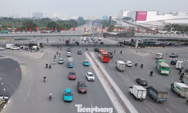 Hà Nội phân luồng giao thông để thi công hầm chui nút giao Cổ Linh