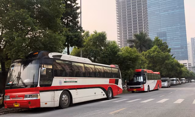 Hà Nội đề xuất cho xe hợp đồng 29 chỗ hoạt động 24/24 giờ