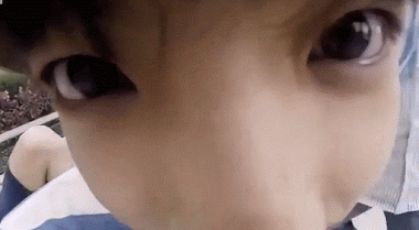 Đây là khi có fan muốn nhìn mũi Jungkook ở cự ly gần thật gần.