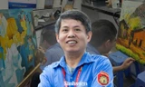 Chuyện chú bảo vệ vẽ tranh tặng Đại học Bách khoa: Là kiến trúc sư nội thất gần 20 năm, vợ là Thạc sĩ khoa học
