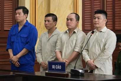 Các bị cáo tại phiên tòa.