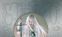 Phùng Khánh Linh viết tiếp "Giữa Một Vạn Người" trước thềm concert ở TP.HCM