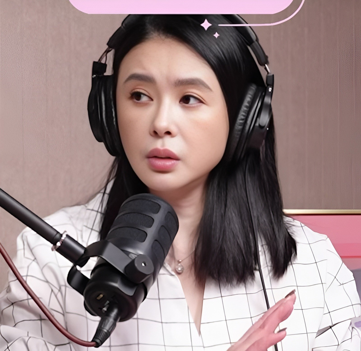 Ti&ecirc;u Thục Thận chia sẻ quan điểm h&ocirc;n nh&acirc;n tr&ecirc;n podcast