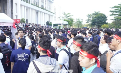 Chủ Nhật Đỏ lớn nhất TPHCM 