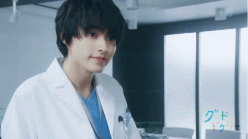Kento phải diễn lại vai diễn đã rất thành công của Joo Won. Yamazaki Kento và những phim phải xem: Không còn là hoàng tử học đường chỉ đẹp mà mặt đơ ảnh 17