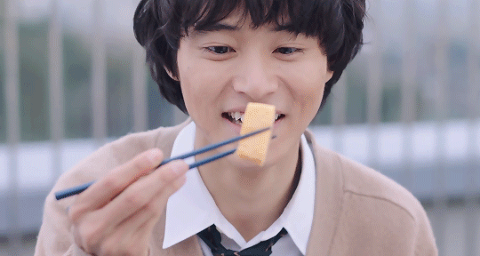 Kento giản dị và gần gũi trong "One Week Friends". Yamazaki Kento và những phim phải xem: Không còn là hoàng tử học đường chỉ đẹp mà mặt đơ ảnh 14