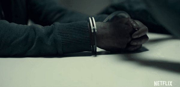 Cả một trời phim hay trên Netflix: Đủ cả tình cảm và đấu trí, trai đẹp quý tộc lẫn siêu trộm! ảnh 13