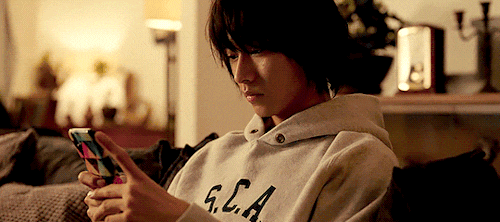 Kento và "Alice in Borderland" - một trong những tựa phim nổi bật của năm 2020. Yamazaki Kento và những phim phải xem: Không còn là hoàng tử học đường chỉ đẹp mà mặt đơ ảnh 23