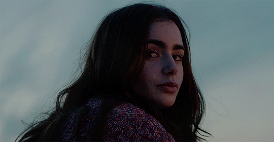 Lily Collins và những bộ phim hóa thành “nàng thơ” xinh đẹp nhất ảnh 6