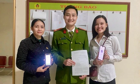 Bất ngờ vì tài khoản 'nổ' 1,3 tỷ đồng