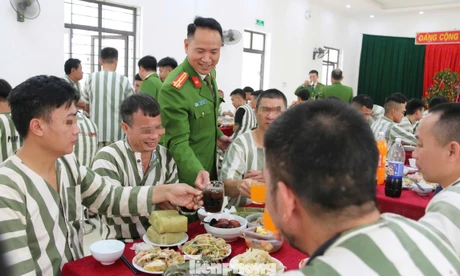 Tết sớm với những người trên hành trình tìm lại sự đoàn viên