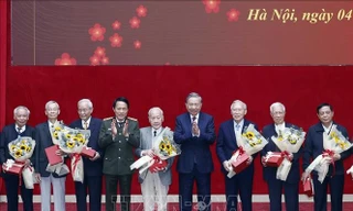 Tổng Bí thư Tô Lâm gặp mặt cán bộ công an cấp cao các thời kỳ