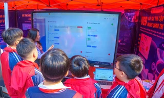 Trường Đại học Kinh tế chuyển giao hệ thống quản trị trường học số cho THCS Cầu Giấy