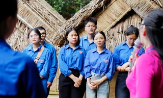 ‘Có những khoảnh khắc khiến trái tim người trẻ lặng đi…’