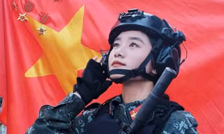 Nữ sinh An ninh hai lần tham gia diễu binh: ‘Tuyên Tuyên của hôm nay đã trưởng thành hơn rất nhiều’