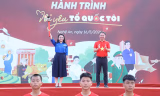 Khởi động hành trình ‘Tôi yêu Tổ quốc tôi’ từ quê hương Bác