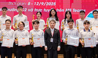 Dàn tân sinh viên ‘cực khủng’ thủ khoa, quán quân Olympic, giải quốc tế hội tụ