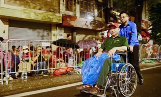 Những hành động nhỏ thắp sáng Đại lễ A80 của sinh viên tình nguyện