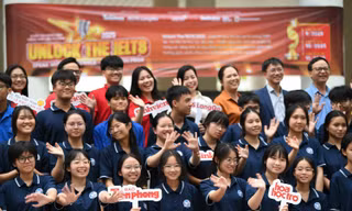 Hơn 1.200 học sinh THPT Cao Bá Quát (Gia Lâm, Hà Nội) ‘cháy hết mình’ trong vòng Sơ loại Unlock The IELTS 2025