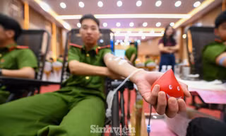 Hiến máu tình nguyện – việc làm đẹp trong ngày ý nghĩa của tuổi trẻ