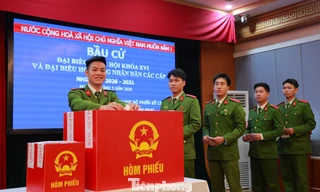 Theo chân tân sinh viên Học viện Cảnh sát đi bầu cử