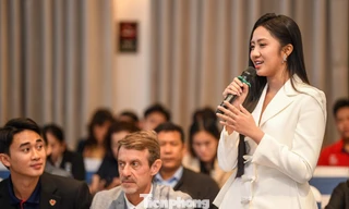  Hoa hậu Hà Trúc Linh: 'Tôi rất ấn tượng về Khánh Hòa'