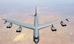 Mỹ bắt đầu triển khai oanh tạc cơ B-52 trên bầu trời Iran