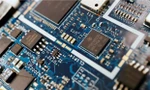 Chip bán dẫn trên một bảng mạch. (Ảnh: Reuters)