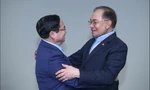 Thủ tướng Phạm Minh Chính và Thủ tướng Malaysia Anwar Ibrahim trong một cuộc gặp tại Brazil. Ảnh: VGP