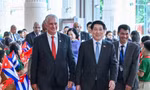 Chủ tịch nước Lương Cường và Chủ tịch nước Cuba cùng hai Phu nhân đến dự lễ kỷ niệm. Ảnh: Nhật Minh