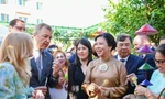 Phu nhân Ngô Phương Ly dự lễ hội văn hóa, thăm lớp học tiếng Việt ở Nga 