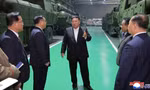 Chủ tịch Triều Tiên Kim Jong Un ca ngợi sự lợi hại của hệ thống tên lửa đa nòng mới