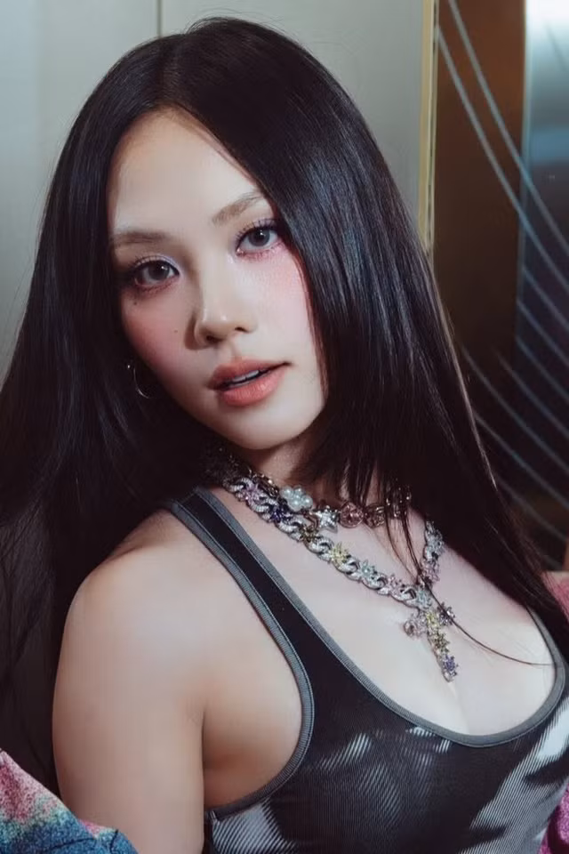 Ca sĩ Việt thay nhau vỡ mộng