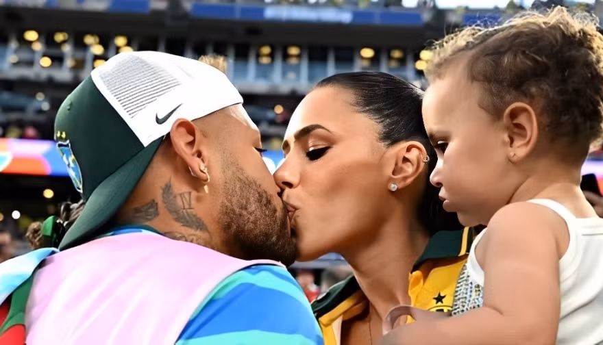 Neymar có con thứ 5