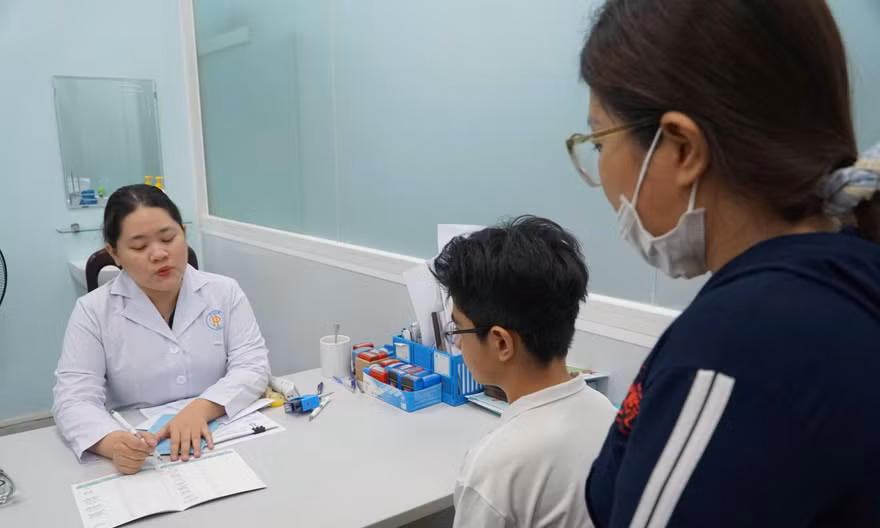 5 học sinh mắc não mô cầu: Vì sao TPHCM cấp thuốc dự phòng cho hàng nghìn người?