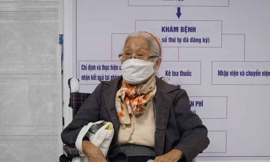 Hơn 1,5 triệu người cao tuổi, TPHCM xoay xở ra sao?