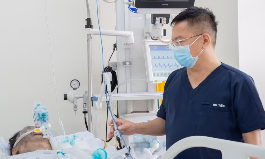 4 người trong vụ cháy ở phường Chợ Lớn đang cấp cứu tại Bệnh viện Chợ Rẫy