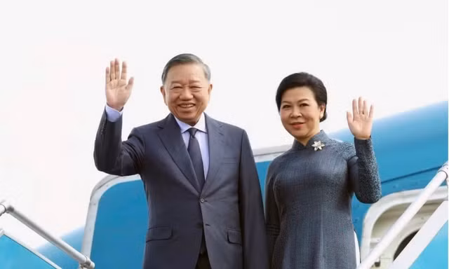 Tổng Bí thư, Chủ tịch nước Tô Lâm và Phu nhân rời Hà Nội, lên đường thăm Liên bang Nga và Pháp. Ảnh: TTXVN