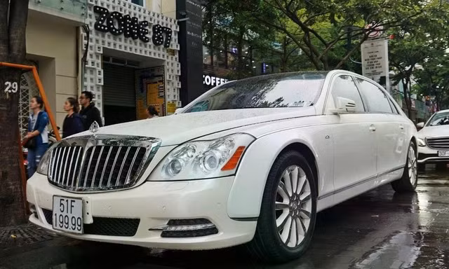 Ai đã chi hơn 16 tỷ mua Mercedes-Maybach của bà Trương Mỹ Lan?