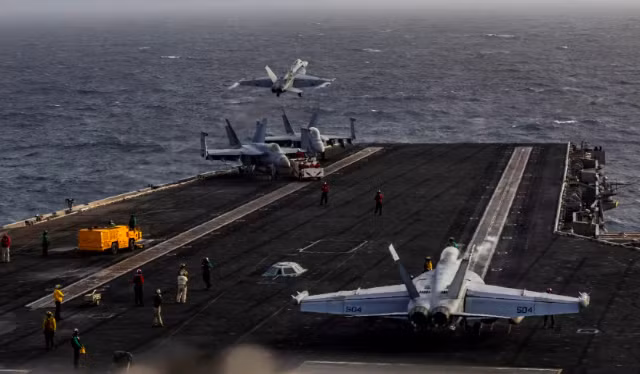 Tổng thống Mỹ Trump nói nhiệm vụ của tàu sân bay USS Abraham Lincoln ‘chưa đủ lâu’
