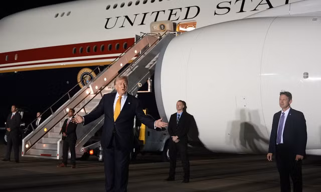 CIA nghi ngờ mối đe dọa trong vụ Tổng thống Trump bí mật đổi máy bay