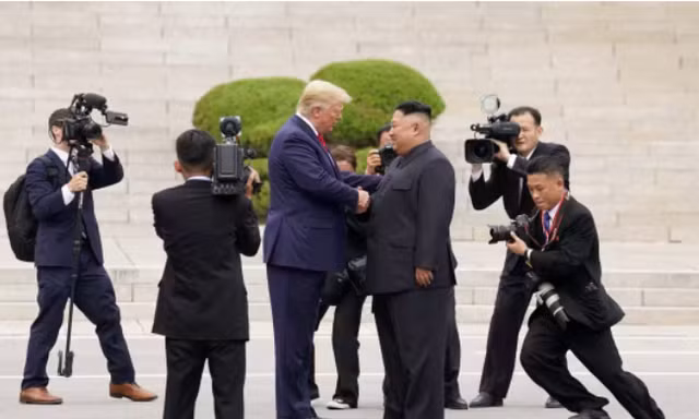 Tổng thống Trump yêu cầu sắp xếp cuộc gặp Chủ tịch Kim Jong Un trong năm nay