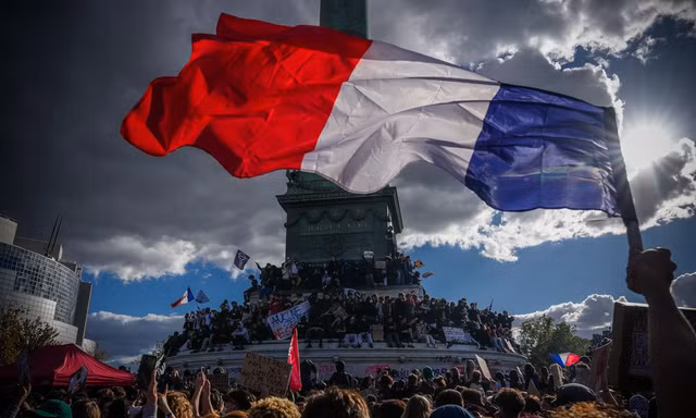 Khủng hoảng giáo dục Pháp, biểu tượng bình đẳng lung lay