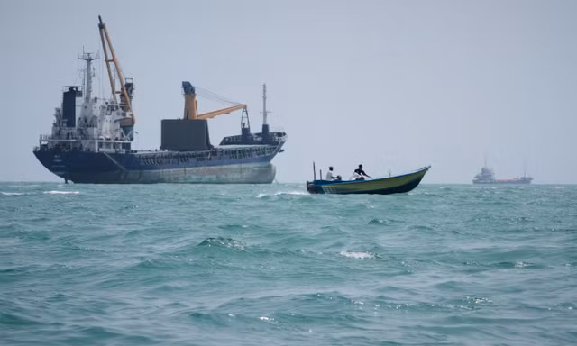 Iran lập ‘vùng cấm’ ngoài eo biển Hormuz; Mỹ tố Tehran nói dối