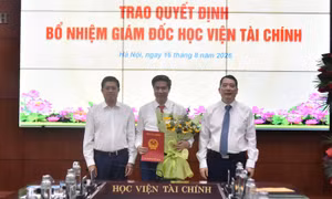 Bổ nhiệm Giám đốc và 4 Phó Giám đốc Học viện Tài chính