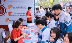 Công bố 'điểm sàn' nhóm ngành đặc thù sức khỏe, sư phạm, pháp luật