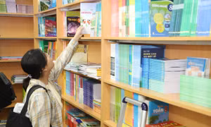 Thiếu sách giáo khoa, Bộ GD&ĐT nhận trách nhiệm ra sao?